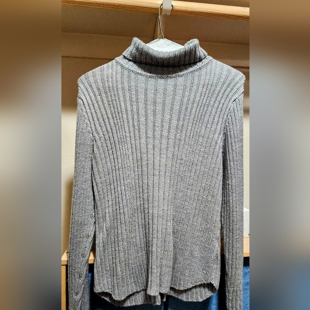 Gray Turtle Neck Ribbed Women's Sweater - Picture 5 of 6
